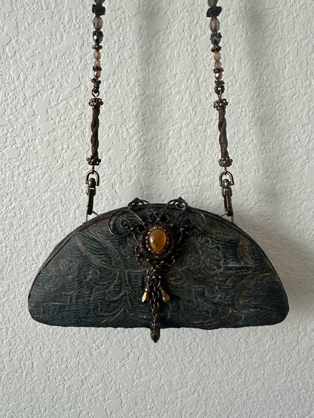 Maya Vintage Evangelista Clutch